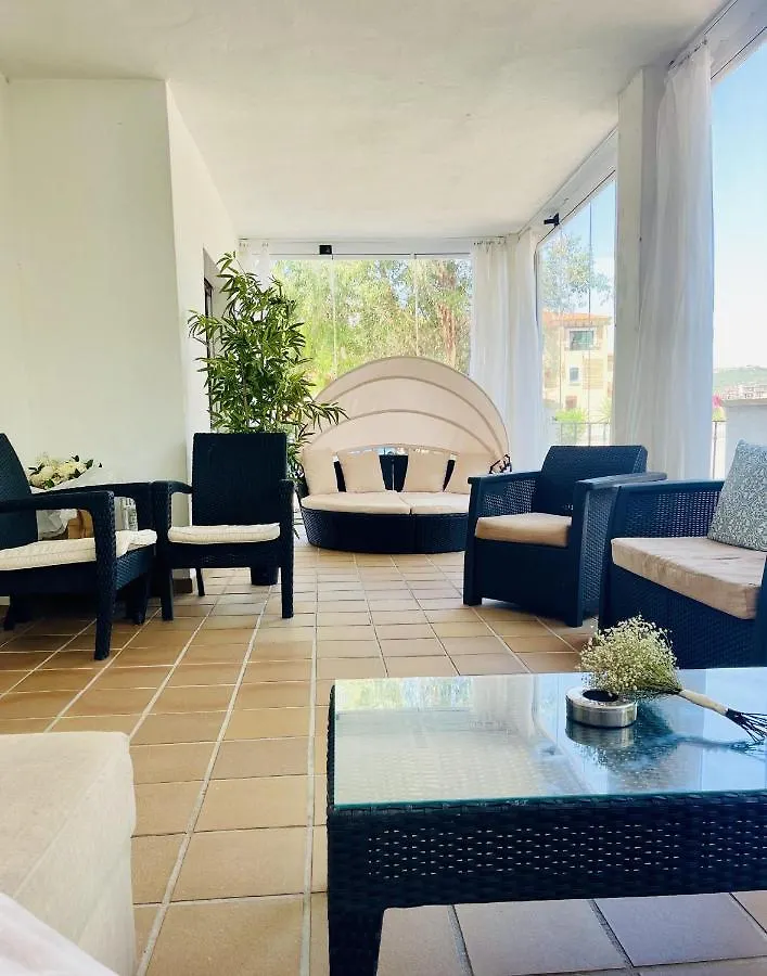 Stunning 2-Bed Apartment In Marina De Le Duquesa Manilva
