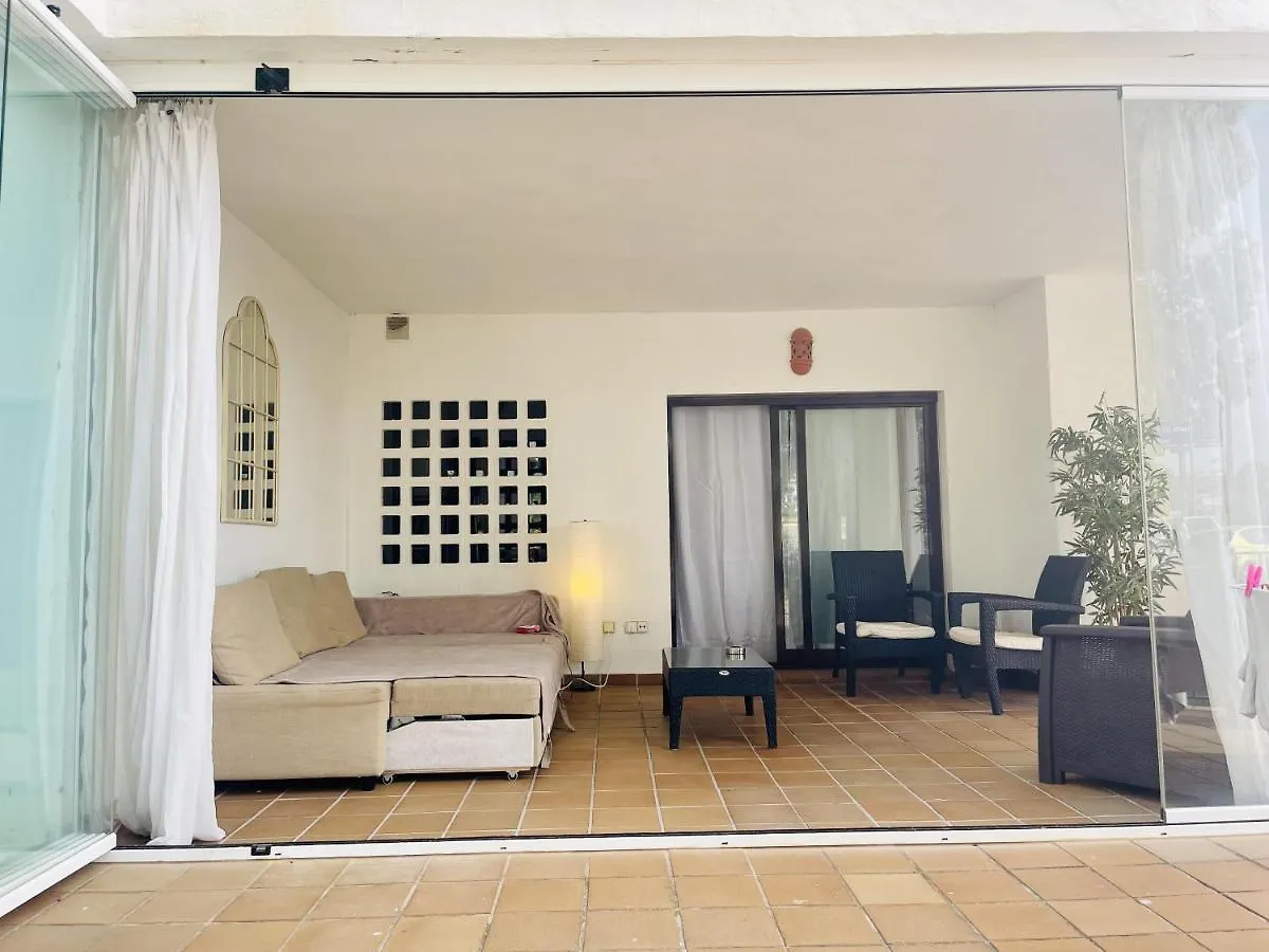 Stunning 2-Bed Apartment In Marina De Le Duquesa Manilva